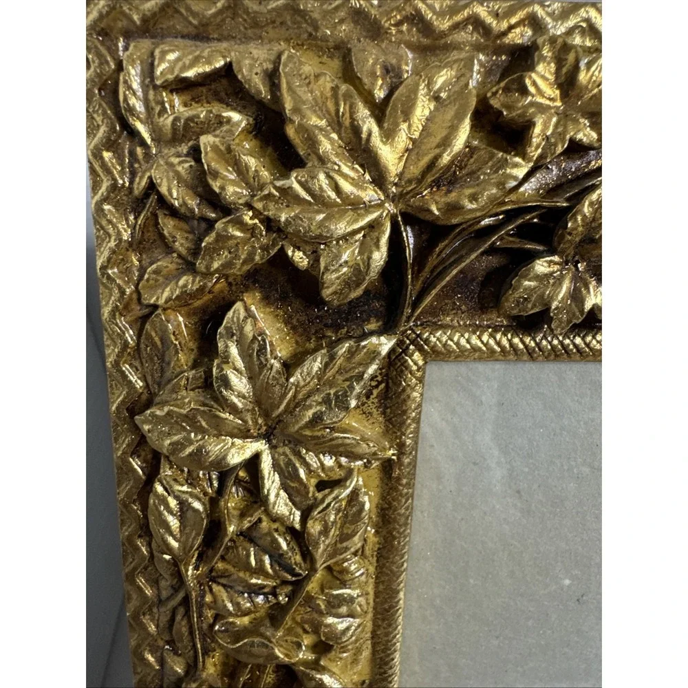 VTG‎ Gold Ornate Cherub Resin Picture Frame 4.25 X 6.25